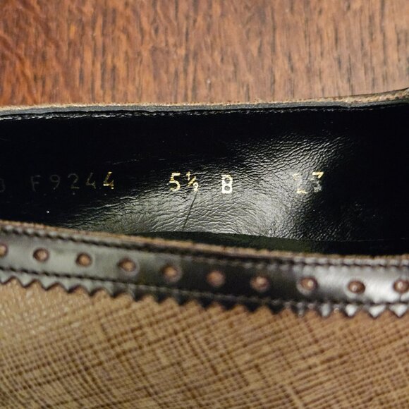 Vintage Cole Haan Loafers. Handmade in Itay. 2.5" Heel. Size 5 1/2 - Picture 4 of 6